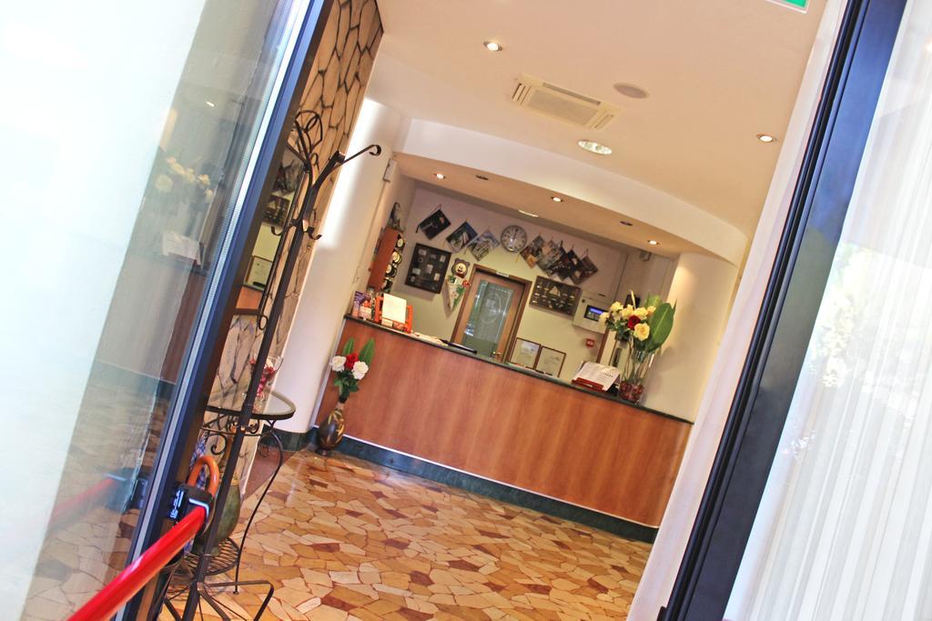 Hotel New Primula ริมินี ภายนอก รูปภาพ